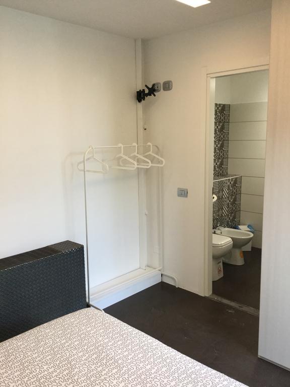 Le Vele Affittacamere Desenzano del Garda Habitación foto